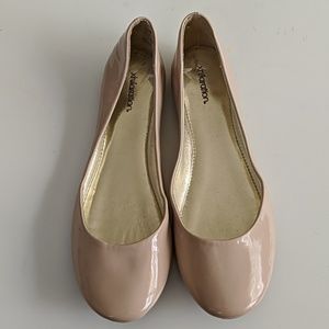 Nude flats